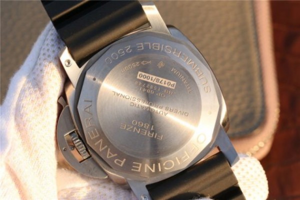 Replica Panerai PAM364 Titanium XF Black Rubber Strap P9000 - Top club