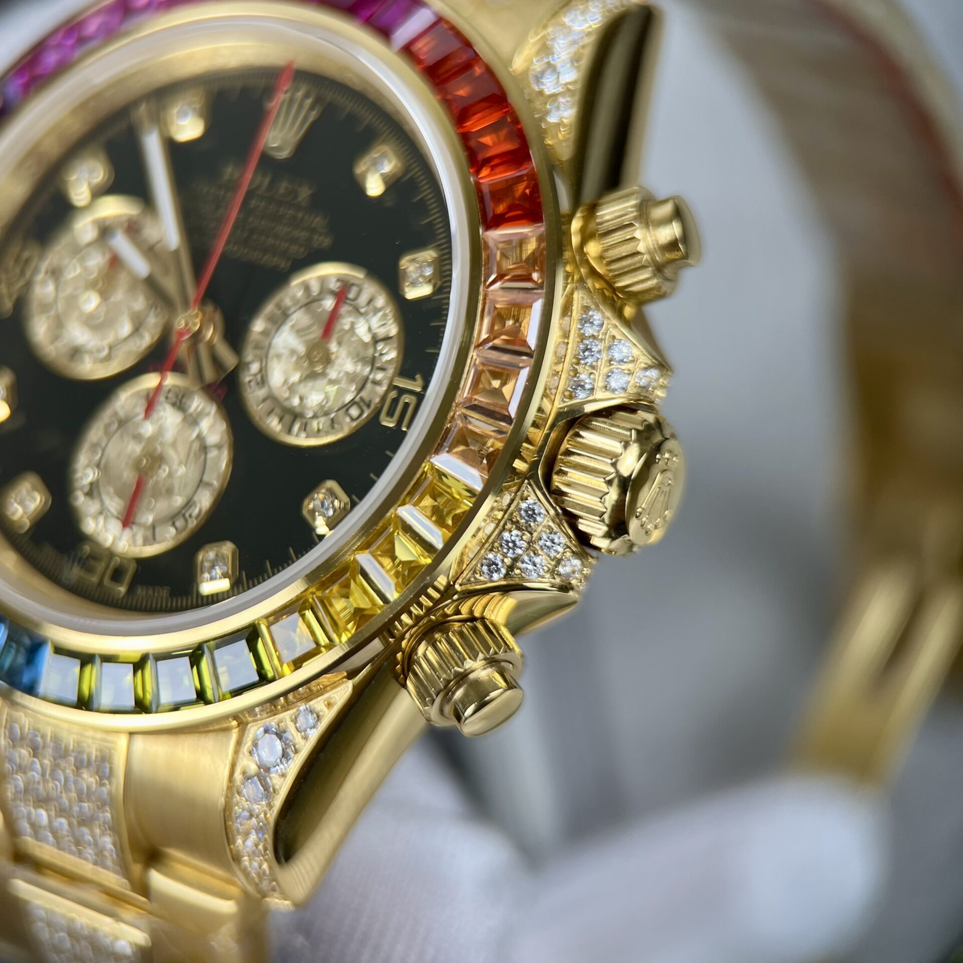 Rolex Replica 1:1 Watch Daytona Rainbow Yellow Gold Plated With Stone 40mm - Elite Watch Atelier
