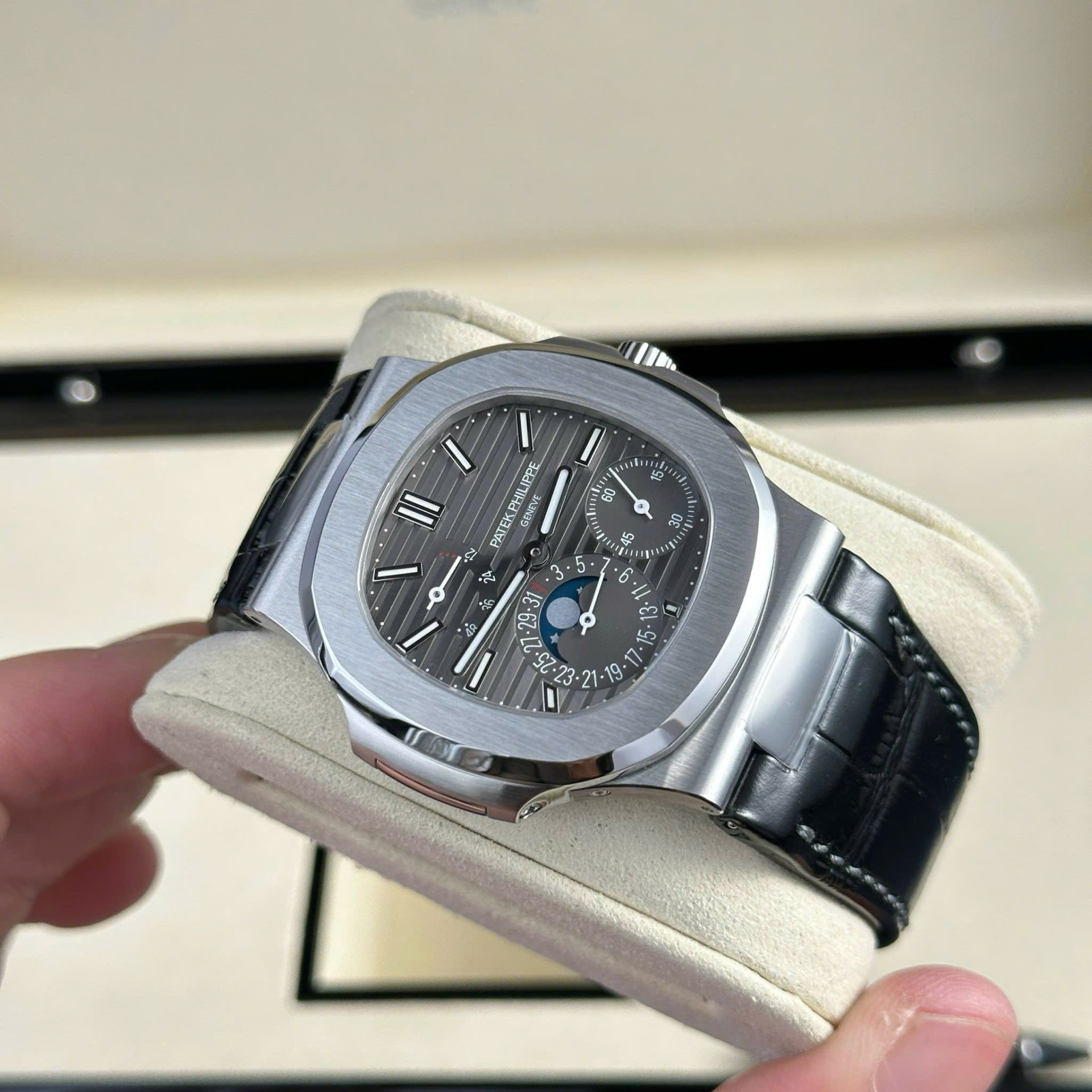 Patek Philippe Nautilus 5712 Gray Dial Best Replica Watch PPF Factory 40mm - Top club