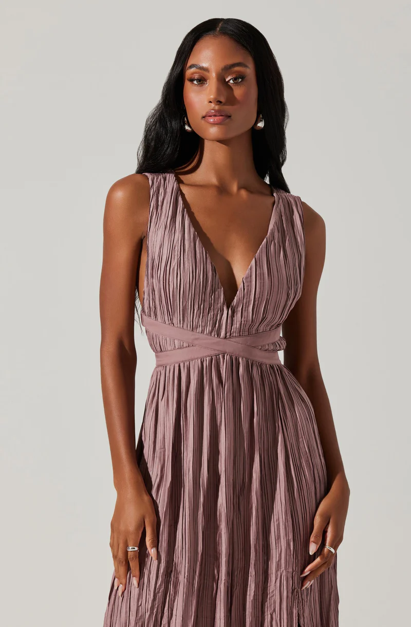 Tesni Pleated Maxi Dress
