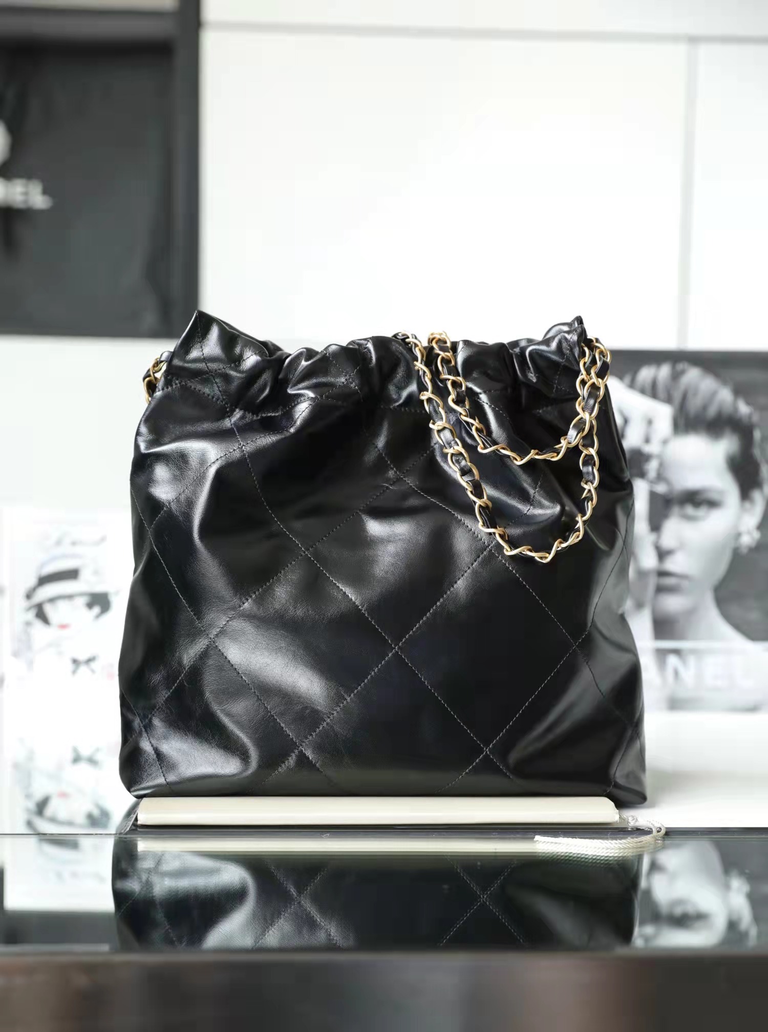 Chanel 22 Medium
