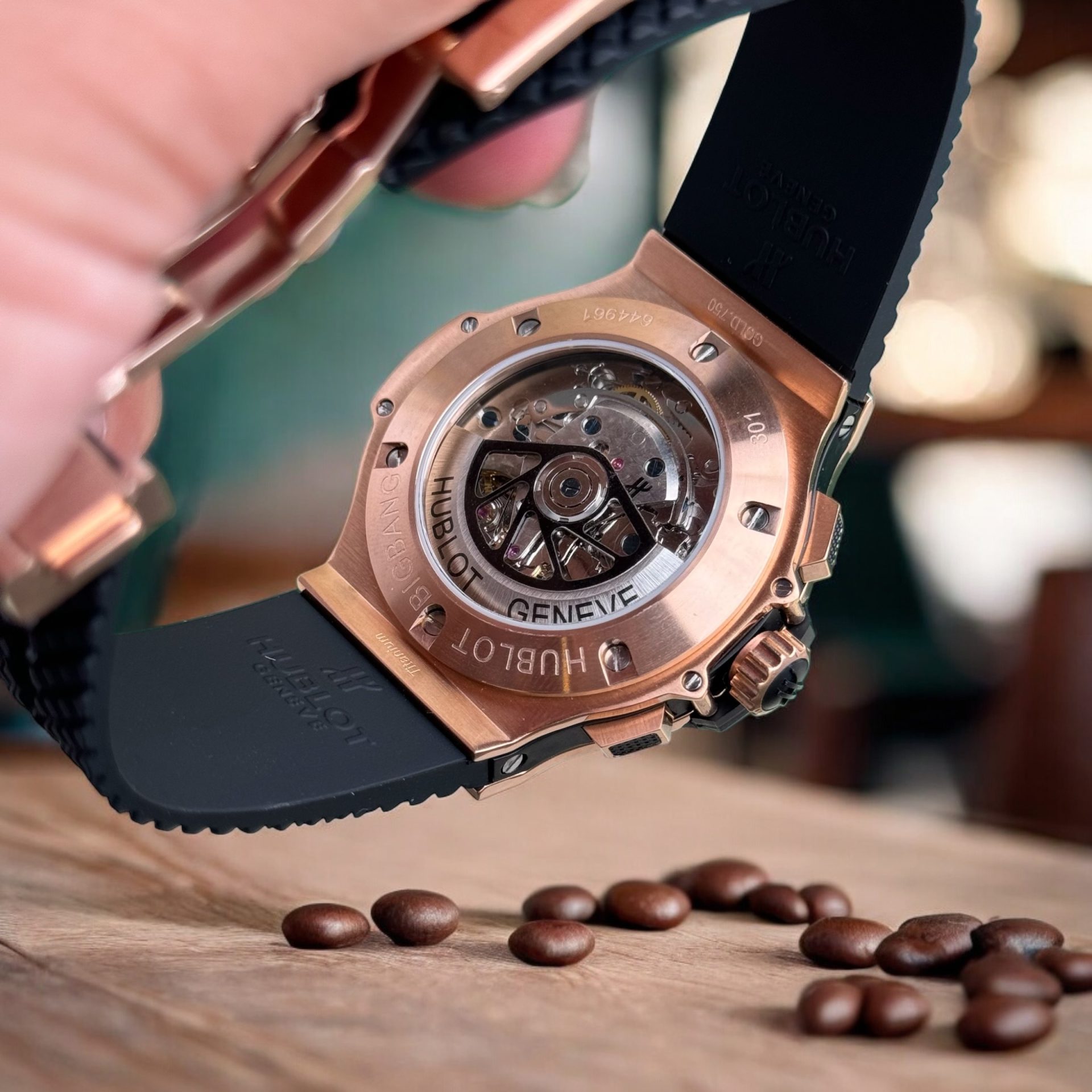 Hublot Replica 1:1 Watch Stone Bezel Big Bang Chronograph King Gold 44mm - Top club