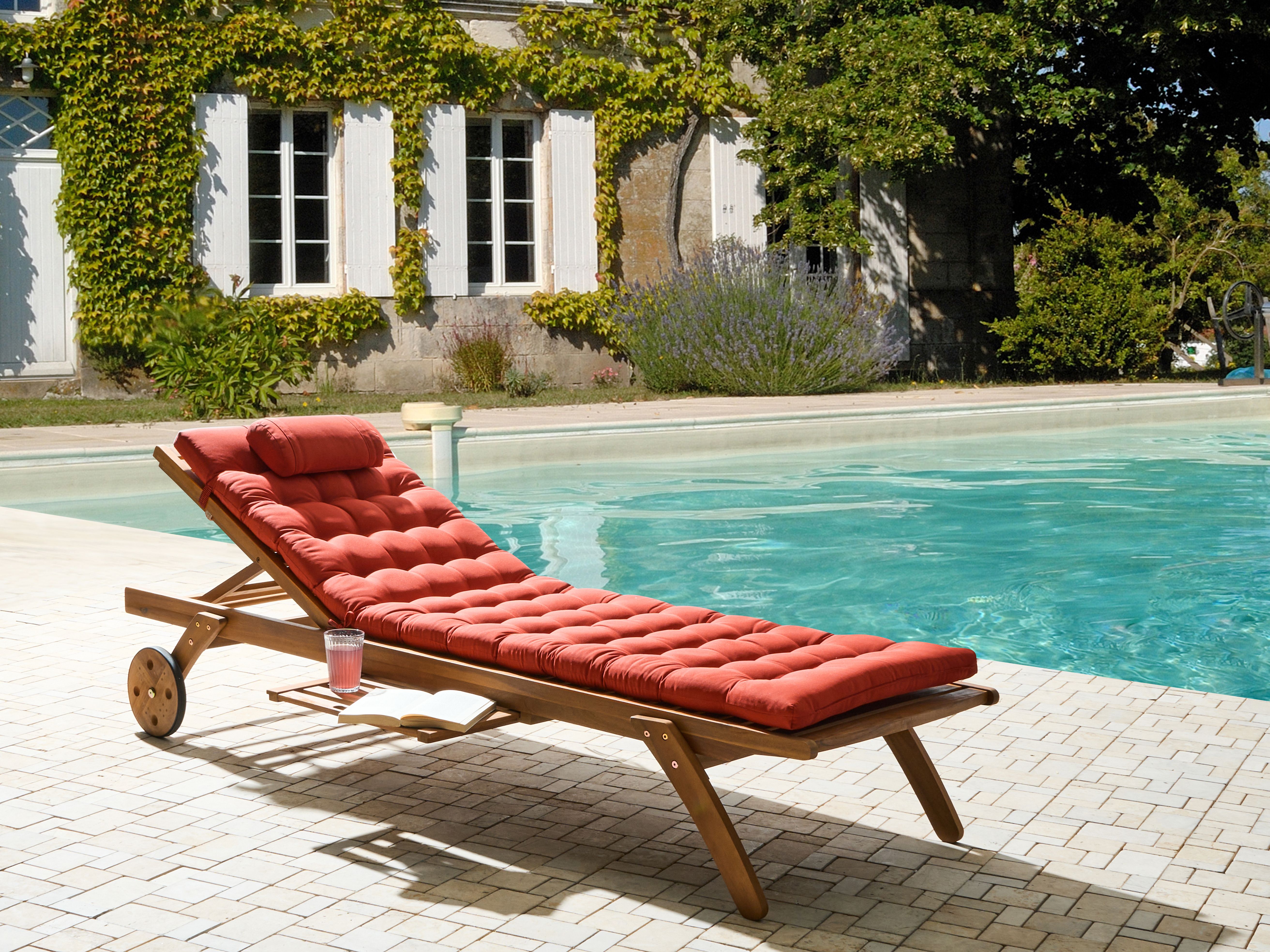Sun Lounger with Cushion CESANA PREMIUM Acacia Wood Red