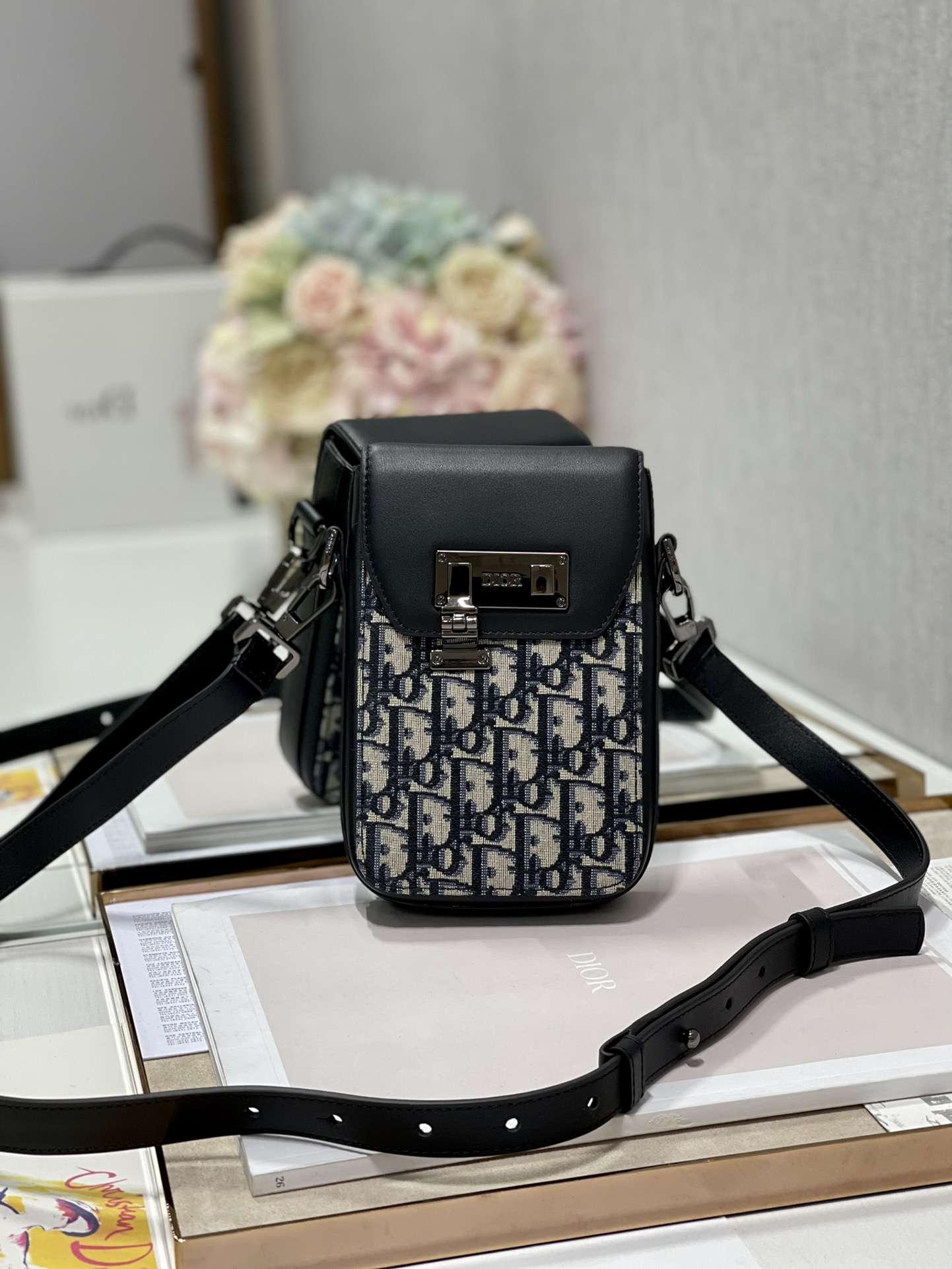 Saddle Vertical Pouch With Strap Beige/Black For Women 8.5in/22cm 2ADCA446YKS_H27E1:1High-quality replica