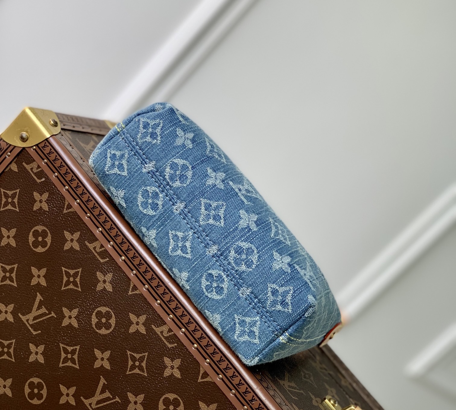 Louis Vuitton LV HILLS POCHETTE Denim Handbag M829491:1High-quality replica