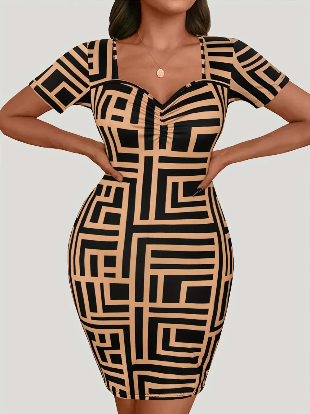 Plus Size Sweetheart Neck Short Sleeve Mini Dress - ZKZOOK