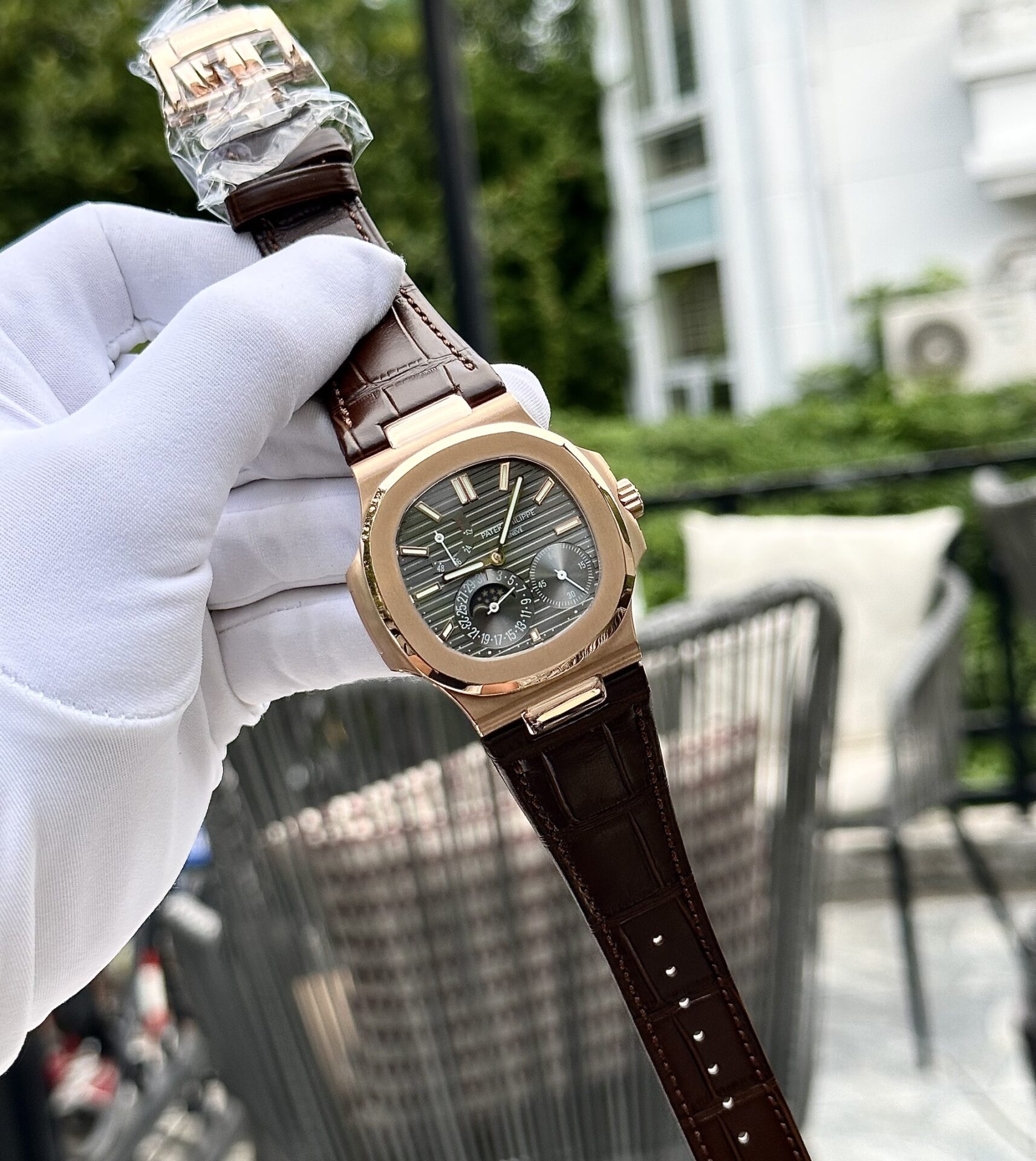 Patek Philippe Nautilus 5712 Rose Gold Replica Watch Leather Strap Factory GR 40mm - Elite Watch Atelier