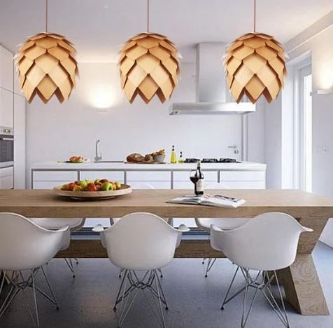 PineGlow – Houten Hanglamp in Dennenappel Design