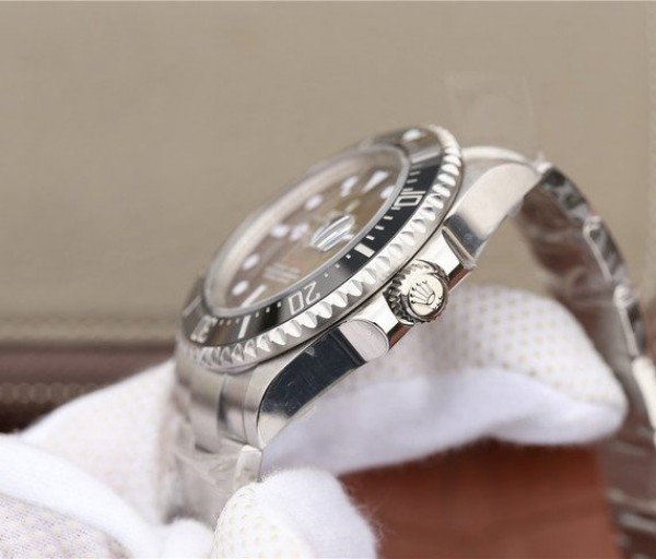 Replica Rolex Sea-Dweller 2017 Baselworld 126600 ARF 904L Bracelet A2824 - Top club
