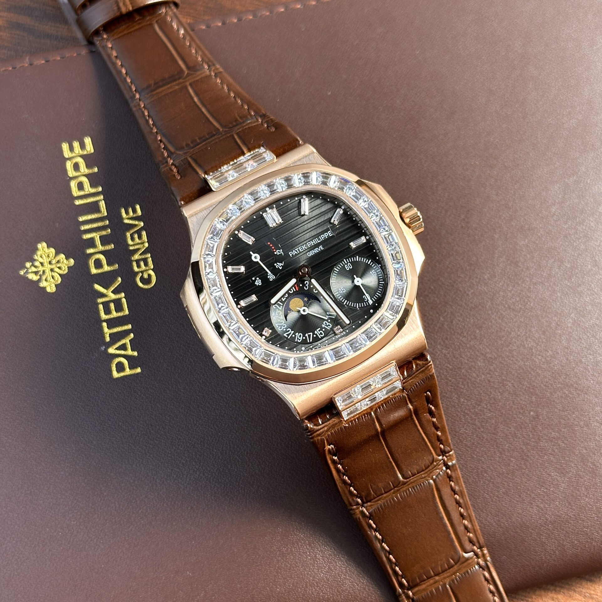 Patek Philippe 5724R Replica Watch Gray Dial Leather Strap Factory GR 40mm - Elite Watch Atelier