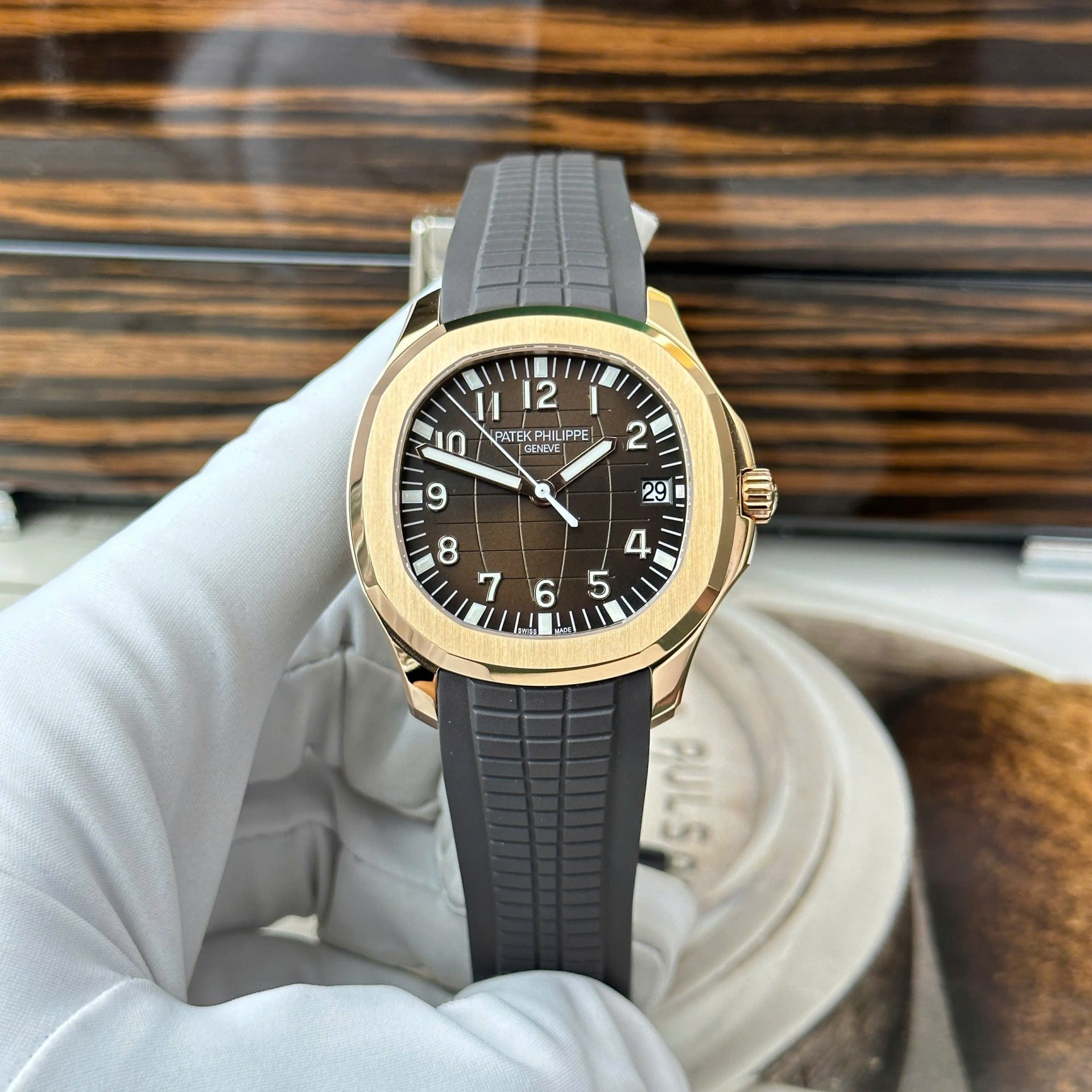 Patek Philippe Aquanaut 5167R Best Replica Watch Custom Like Auth 40mm - Elite Watch Atelier