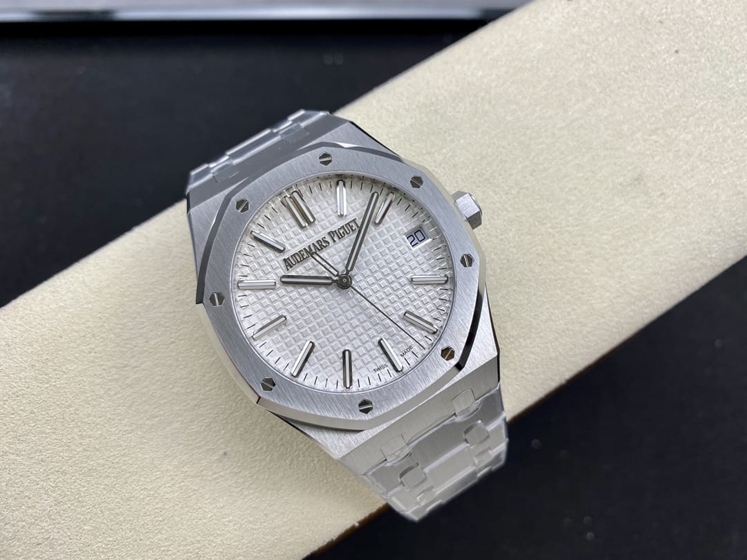 Audemars Piguet replica watch Royal Oak Selfwinding ��50th Anniversary�� 41mm Stainless Steel Silver Dial 15510ST.OO.1320ST.03-ZF(1:1 replica) - Top club
