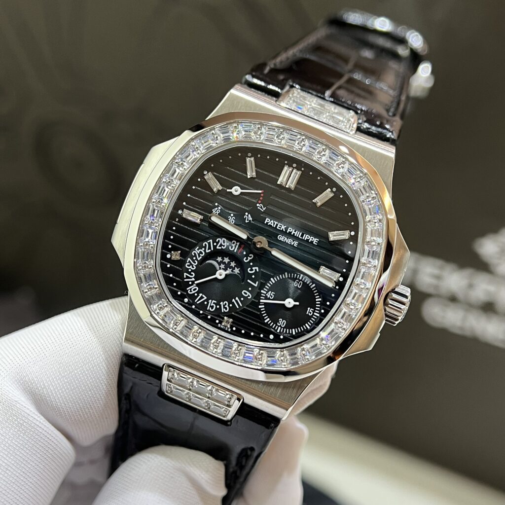 Patek Philippe Replica Watch Nautilus 5724G Blue Dial Leather Strap 40mm - Top club