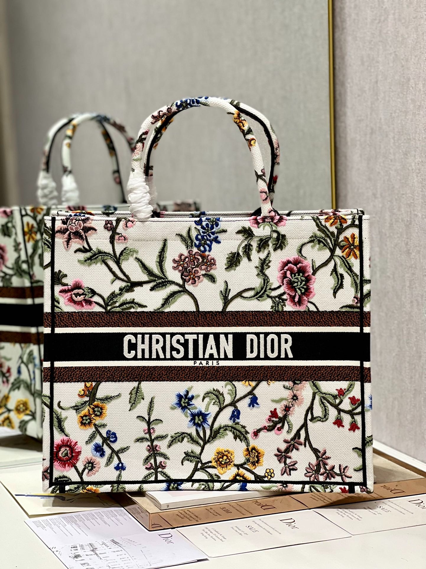 Large Dior Tote Bag Black/White For Women 16.5 in/ 42cm M1286ZEAU_M9111:1High-quality replica