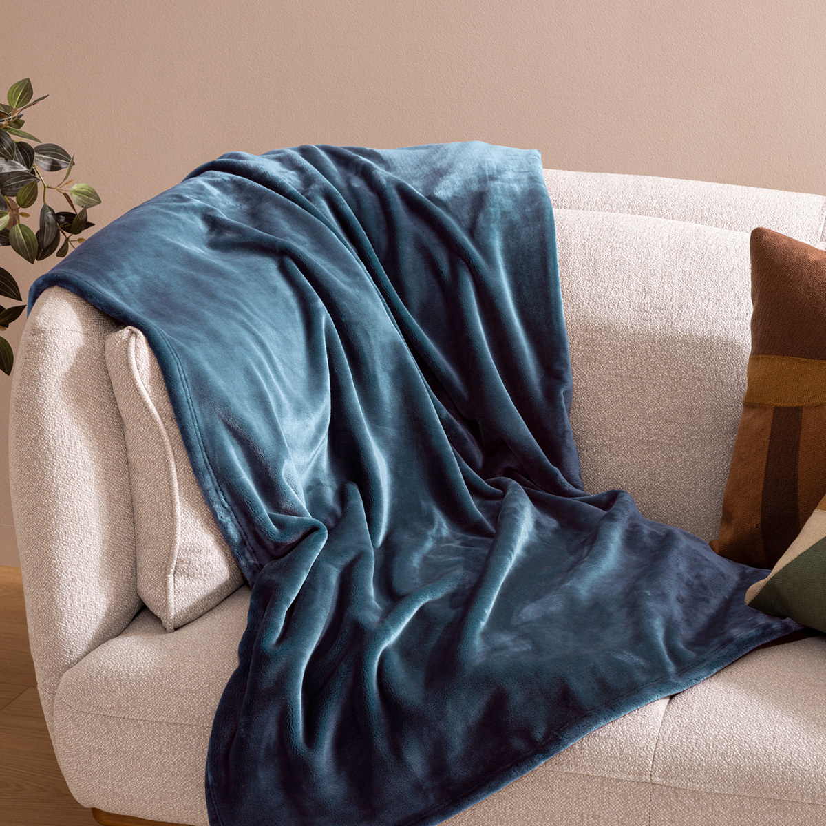 Flannel throw "Cuddly" Aegean blue, 180x230 cm