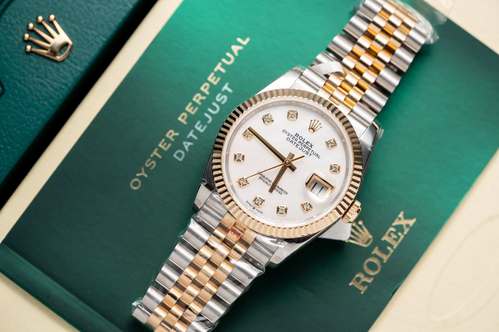 Rolex Best Replica Watch DateJust Mother Of Pearl Dial Gold Wrapped GM Factory 36mm - Elite Watch Atelier