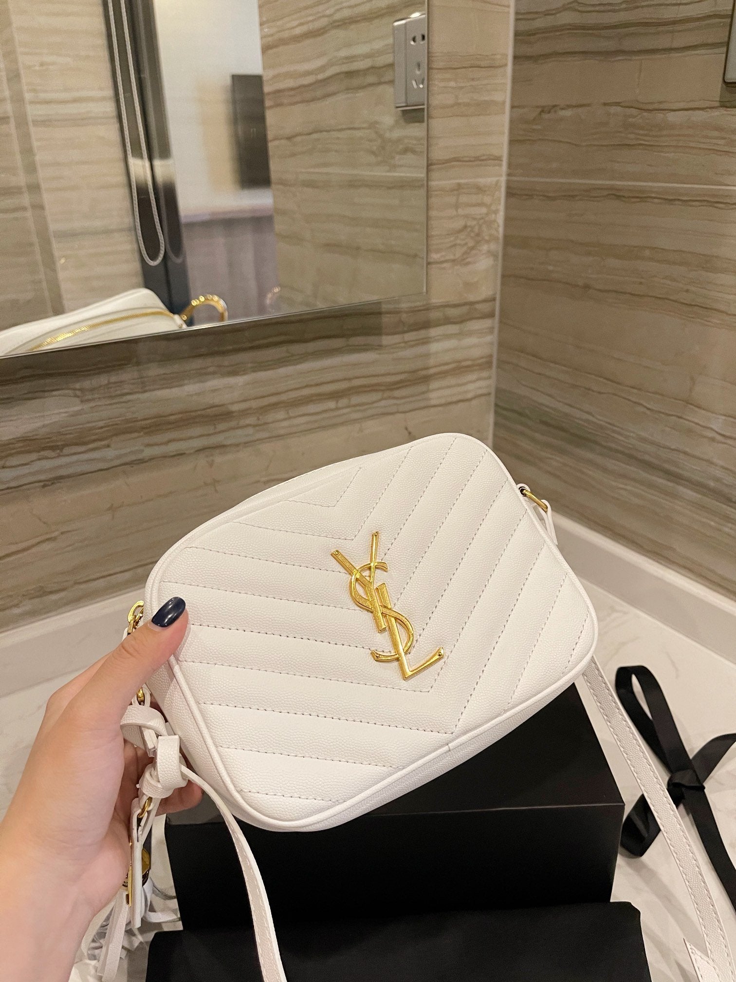 TO – Luxury Edition Bags SLY 1631:1High-quality replica