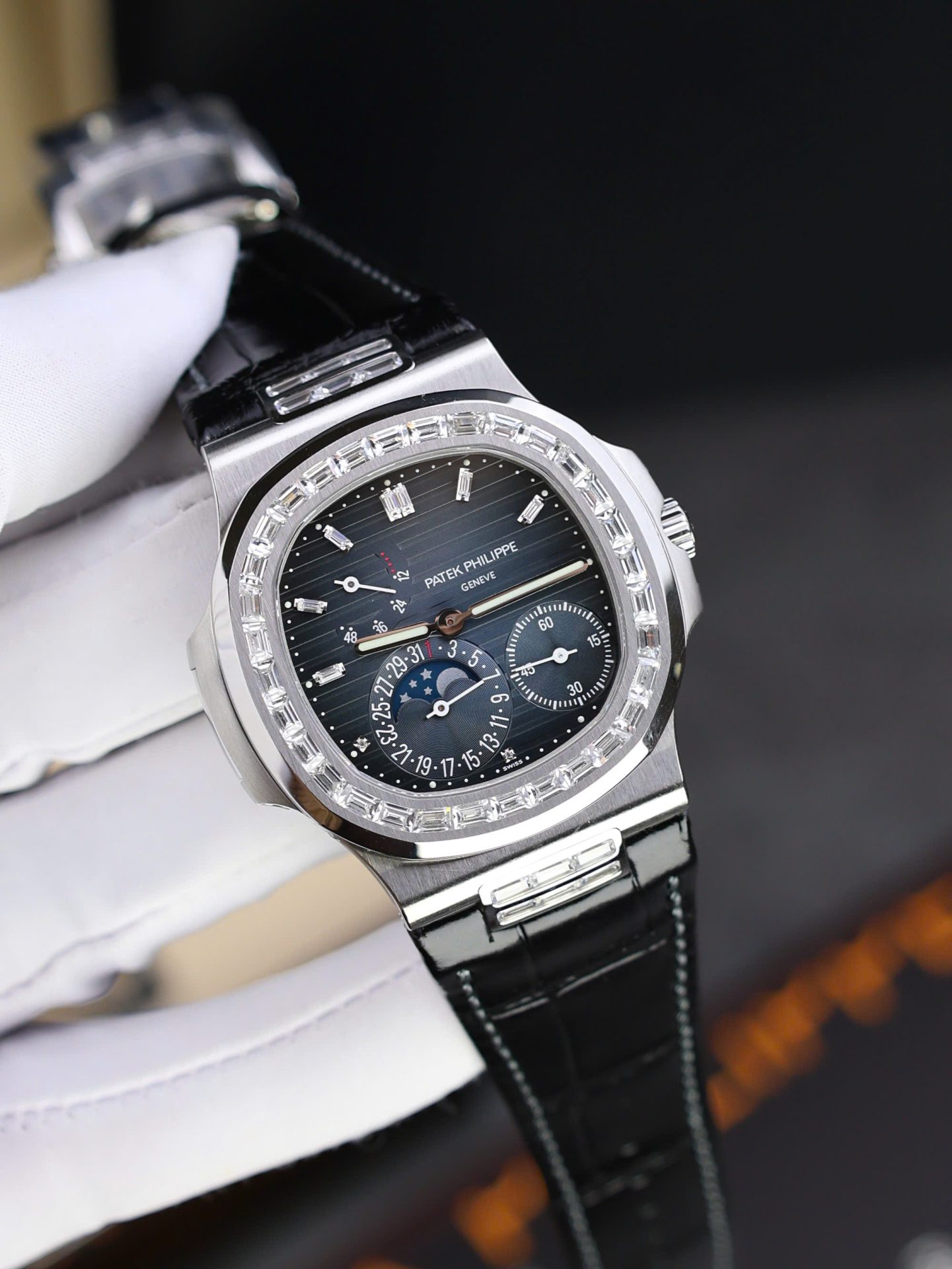 Patek Philippe Nautilus 5724 Blue Dial Replica Watch Full Function PPF Factory 40mm - Elite Watch Atelier