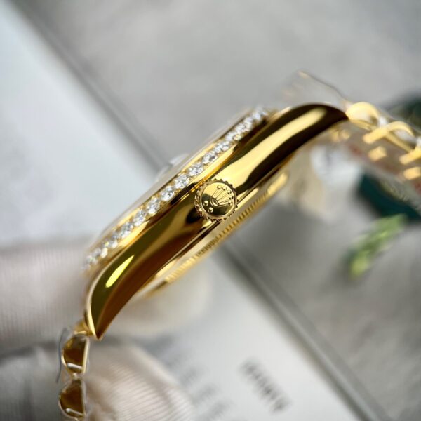 Rolex Day-Date Gold Wrapped Replica Watch With Moissanite Diamonds GM V2 40mm - Elite Watch Atelier