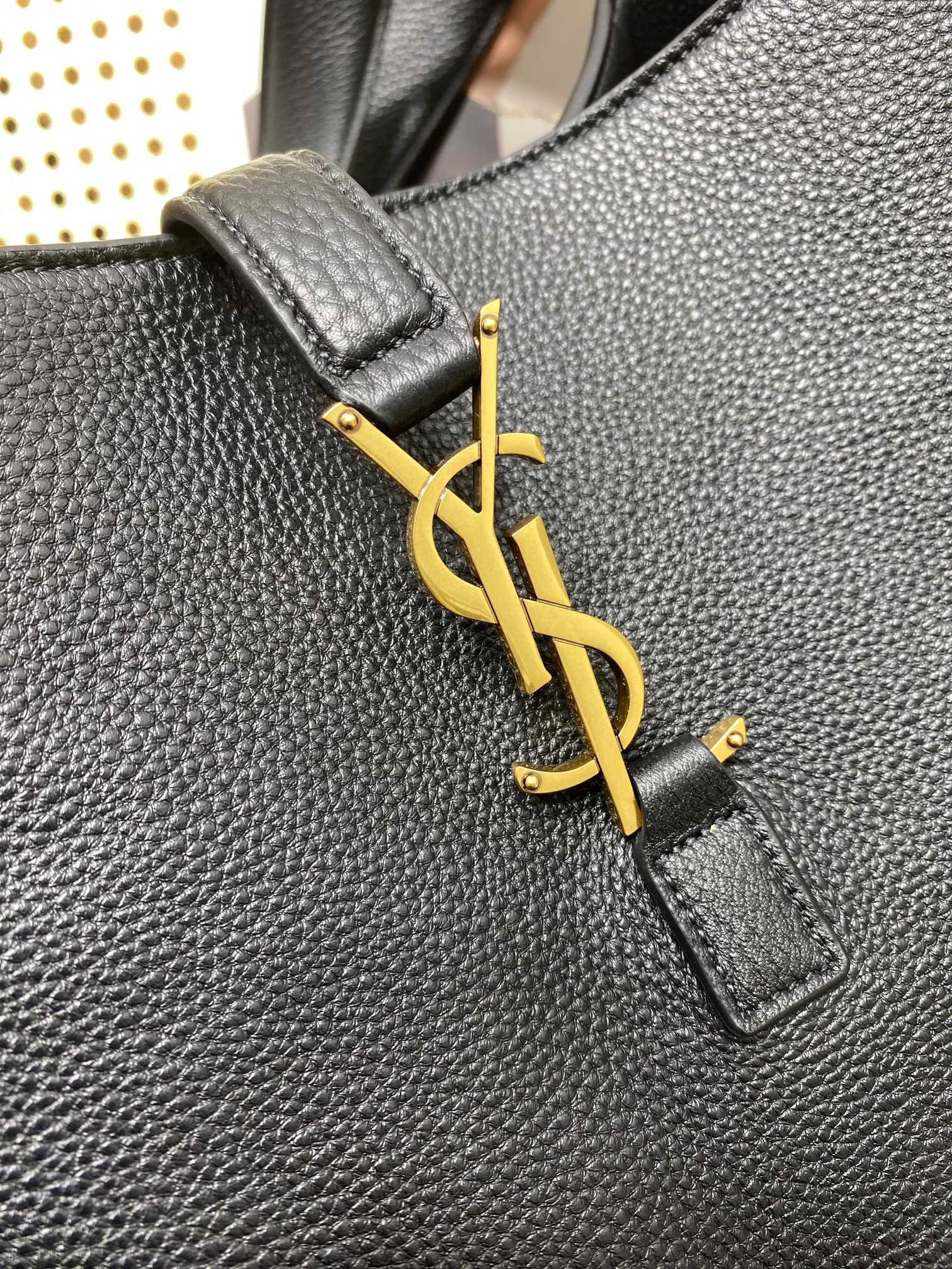 YSL BEA IN GRAINED LEATHER