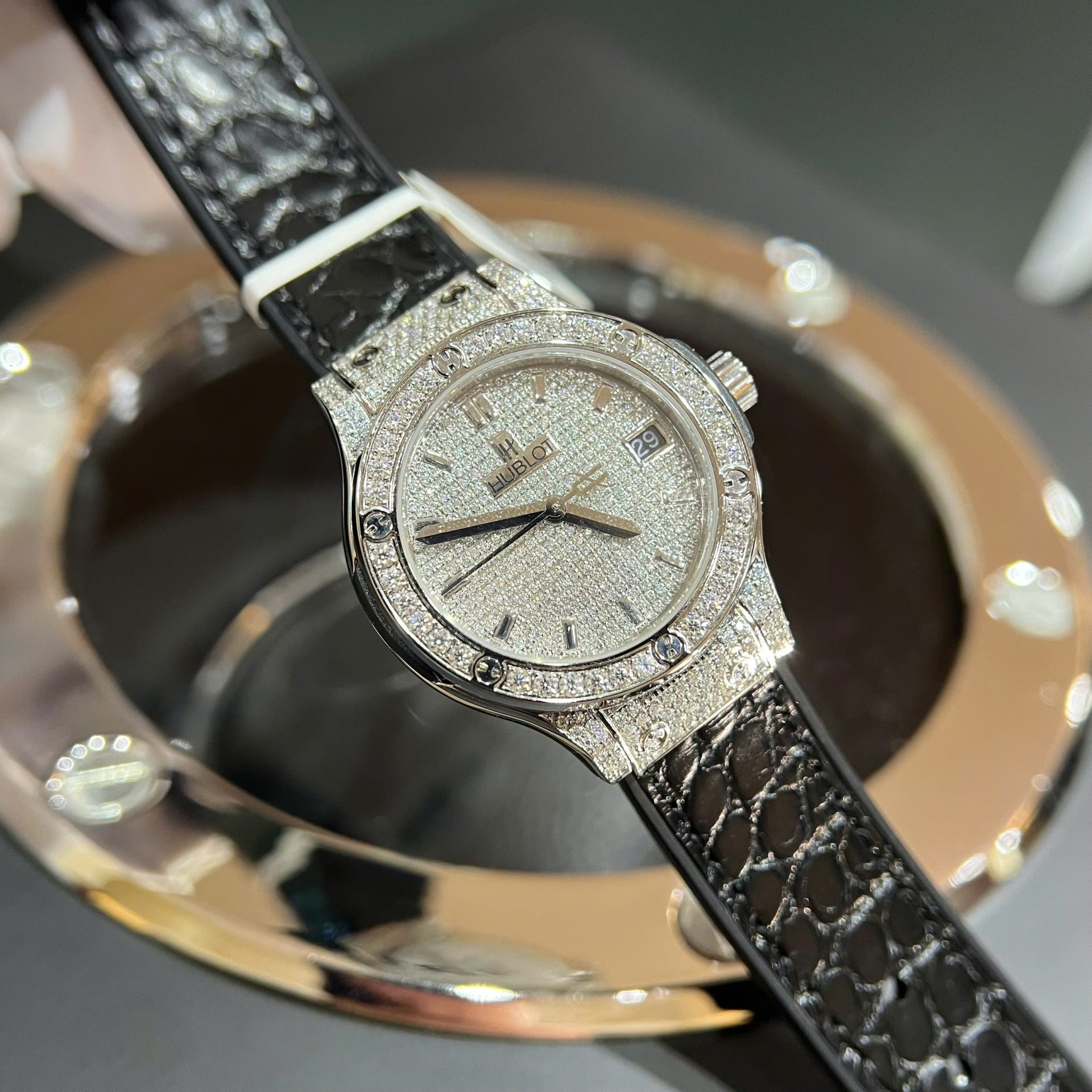 Hublot Classic Fusion Titanium Pavé Customs Full Moissanite Diamonds High End Watch Replicas 33mm - Elite Watch Atelier