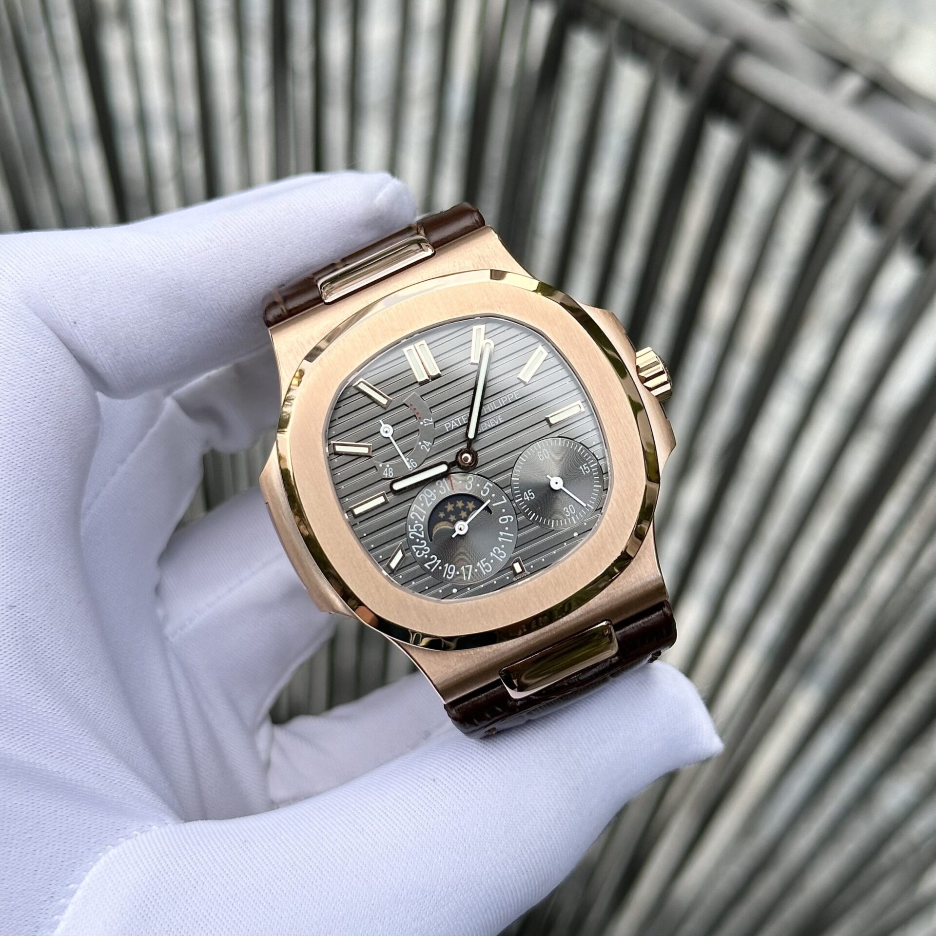 Patek Philippe Nautilus 5712 Rose Gold Replica Watch Leather Strap Factory GR 40mm - Top club