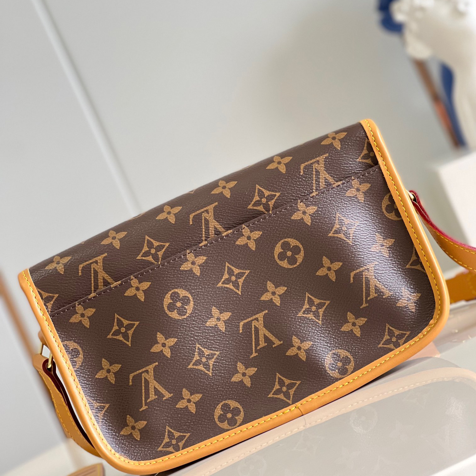 Louis Vuitton Gibeciere PM Shoulder Bag M422481:1High-quality replica
