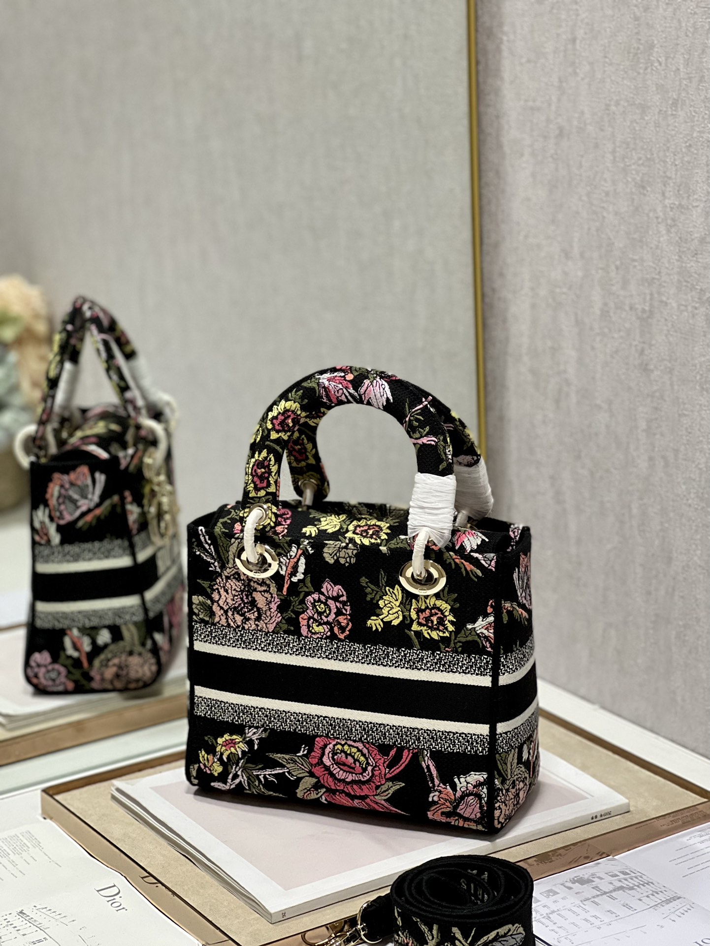 Medium Lady D-Lite Bag Black For Women 9.5in/24cm M0565ORZB_M9111:1High-quality replica