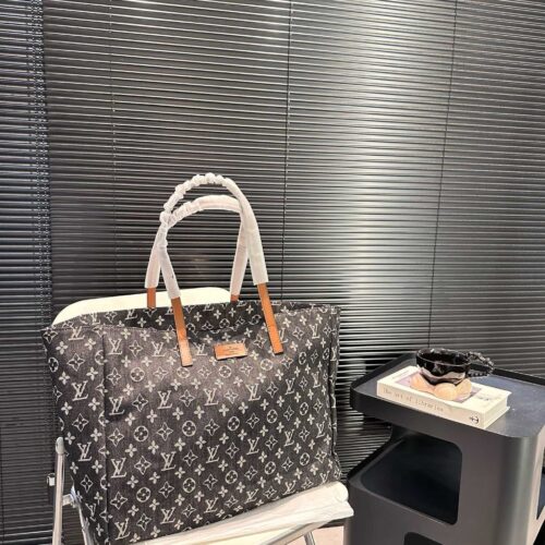 Louis Vuitton Neverfull MM Tote N41361
