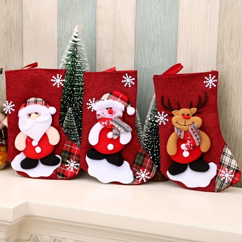 Set Rode Kerstsokken met Kerstman, Sneeuwpop en Rendier voor Feestelijke Decoratie