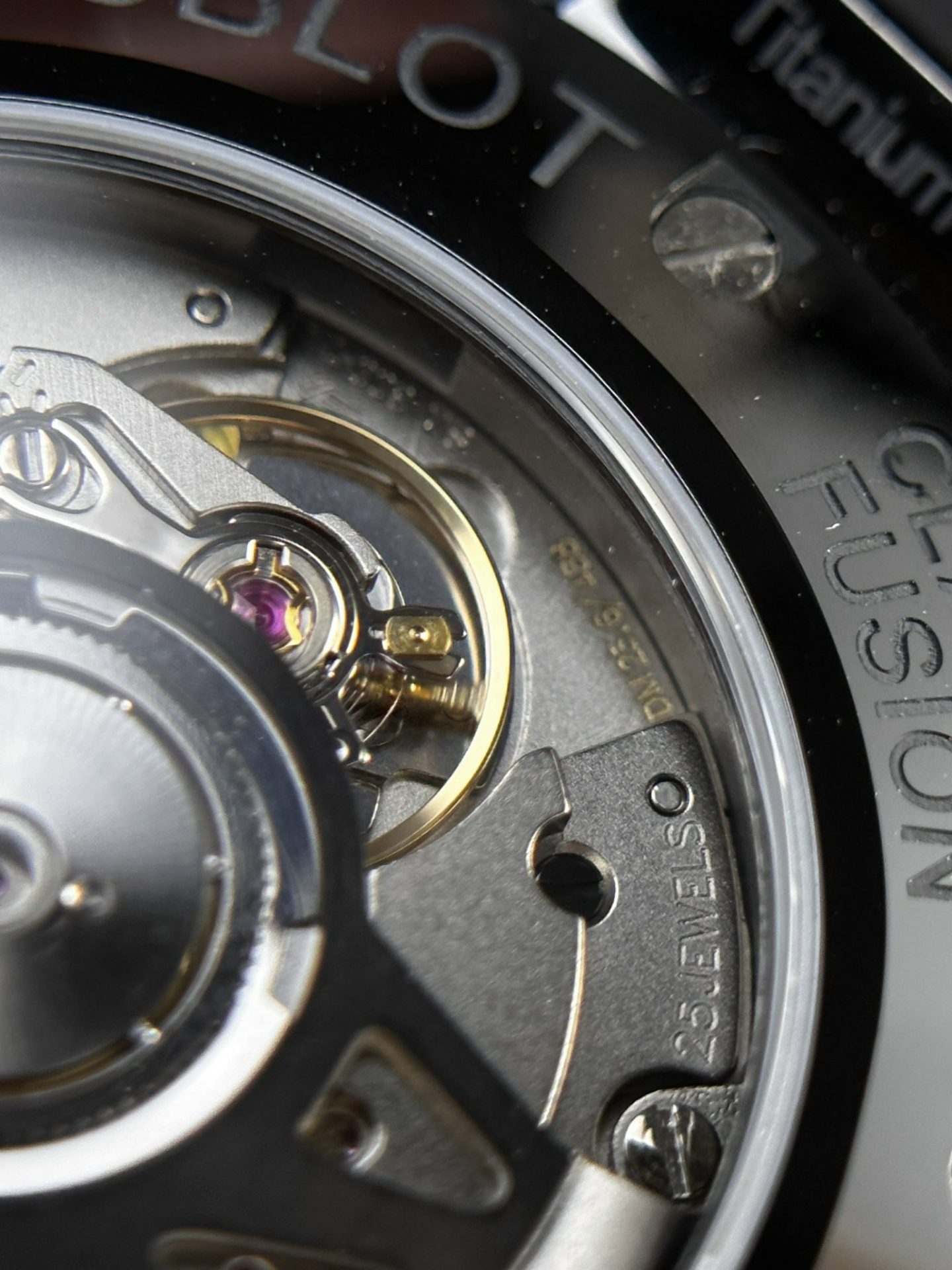 Hublot Classic Fusion Replica Watch Refined Ceramic Carbon Dial 42mm - Top club