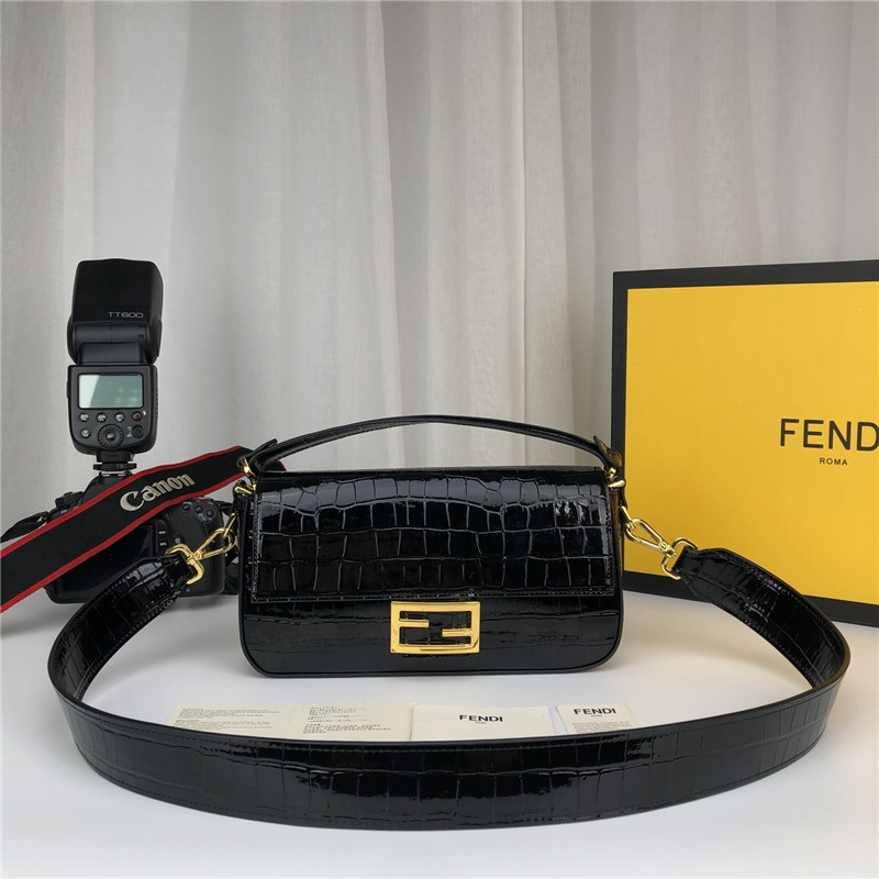 fendi crocodile baguette black - Replicaclubs