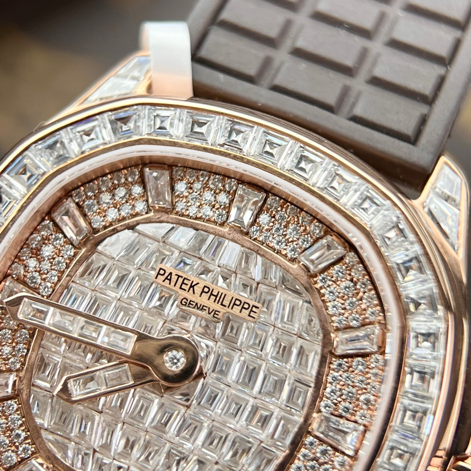 Patek Philippe Replica 1:1 Watch Aquanaut 5062 Gold Wrapped Moissanite Diamond 35.6mm - Top club