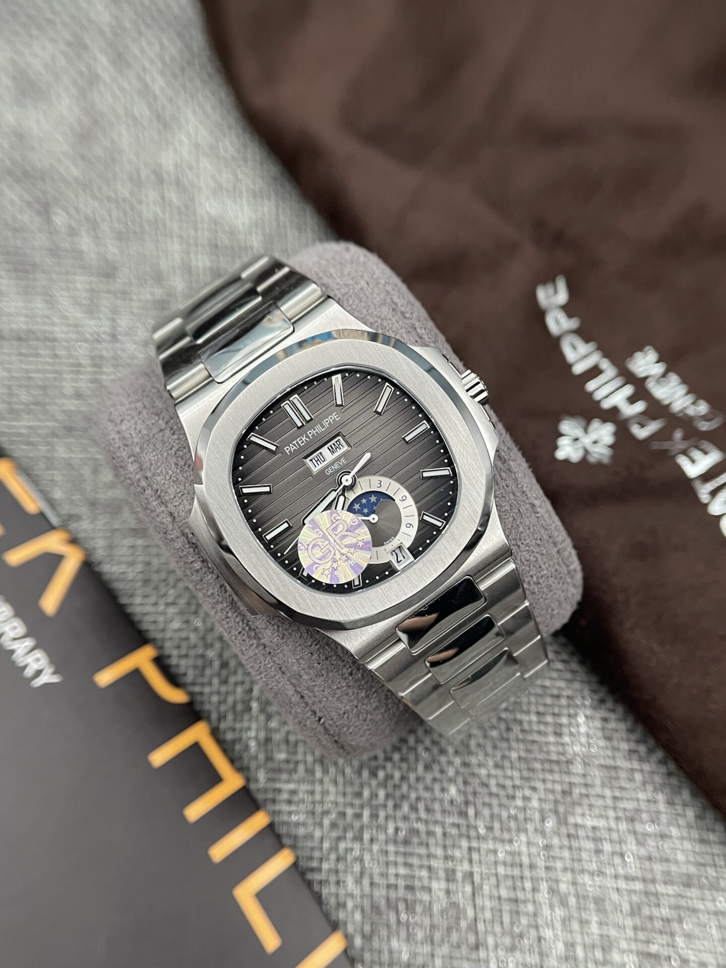 Patek Philippe Nautilus 5726 Best Replica Watch Gray Dial GRF 40.5mm - Top club