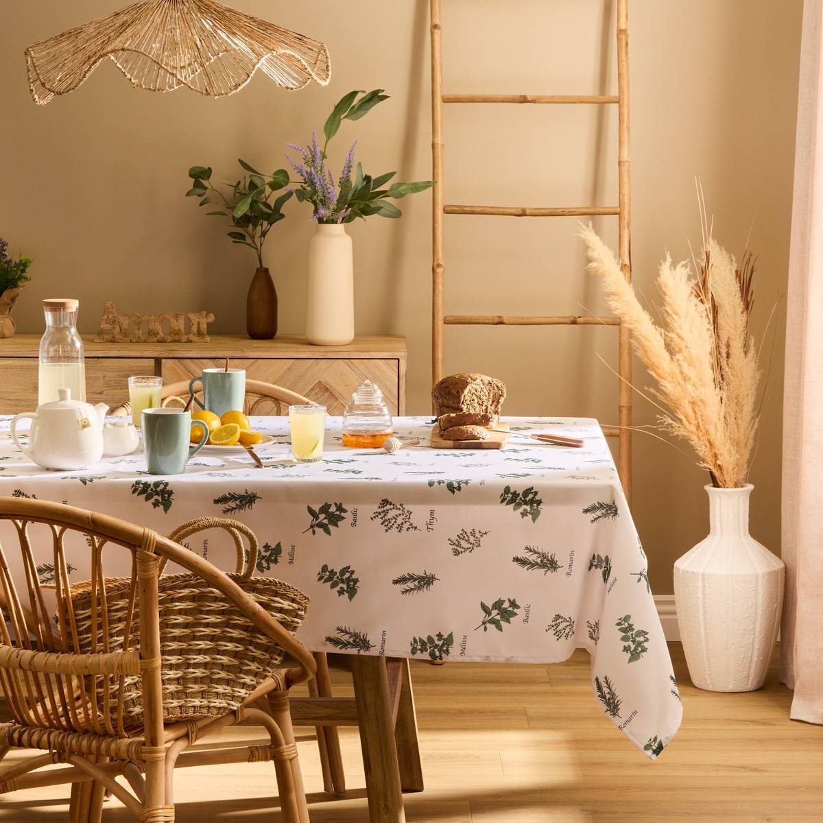 Tablecloth "Garrigue" 240x140 cm, Light Green