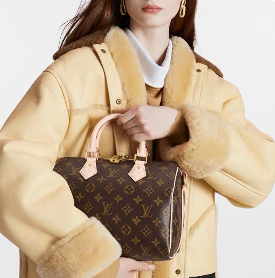 Louis Vuitton Speedy Bandouliere 251:1High-quality replica
