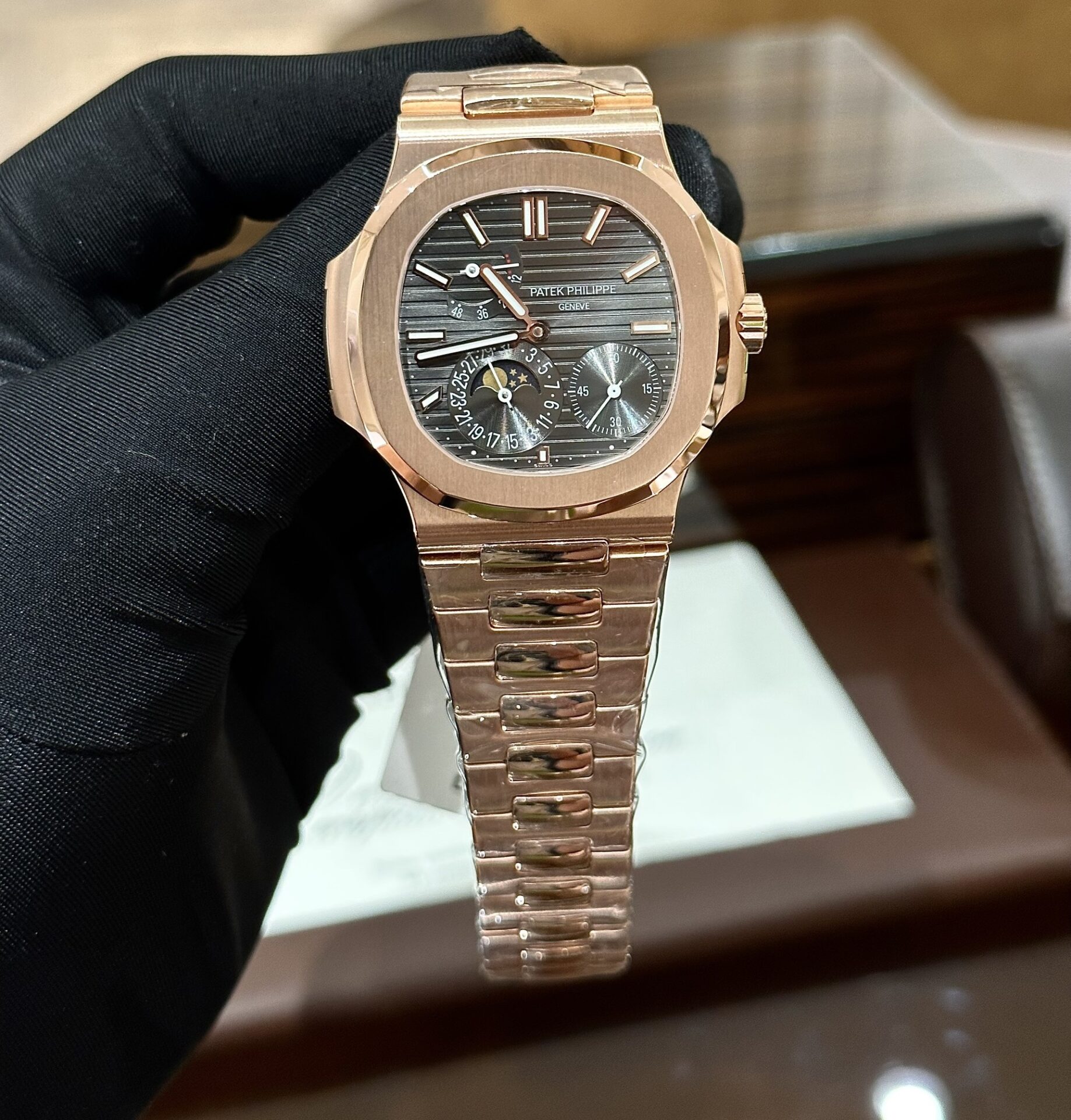 Patek Philippe Best Replica Watch Nautilus 5712R Gold Wrapped GR Factory 40mm - Top club