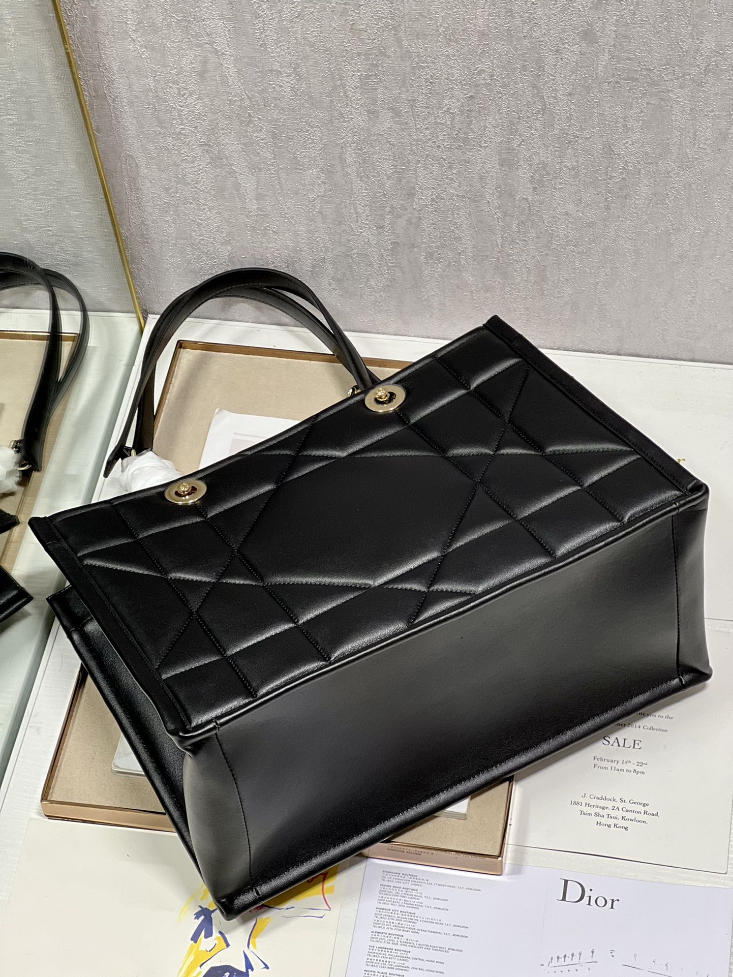 Medium Dior Essential Tote Bag Black For Women 14.7in/37cm M8721OZVJ_M9001:1High-quality replica
