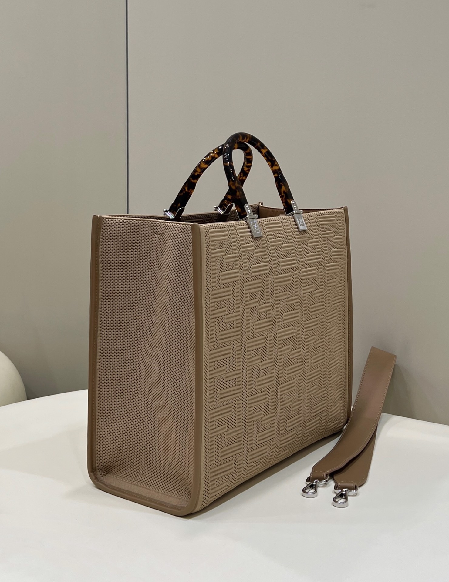 Fendi Sunshine tote - Replicaclubs
