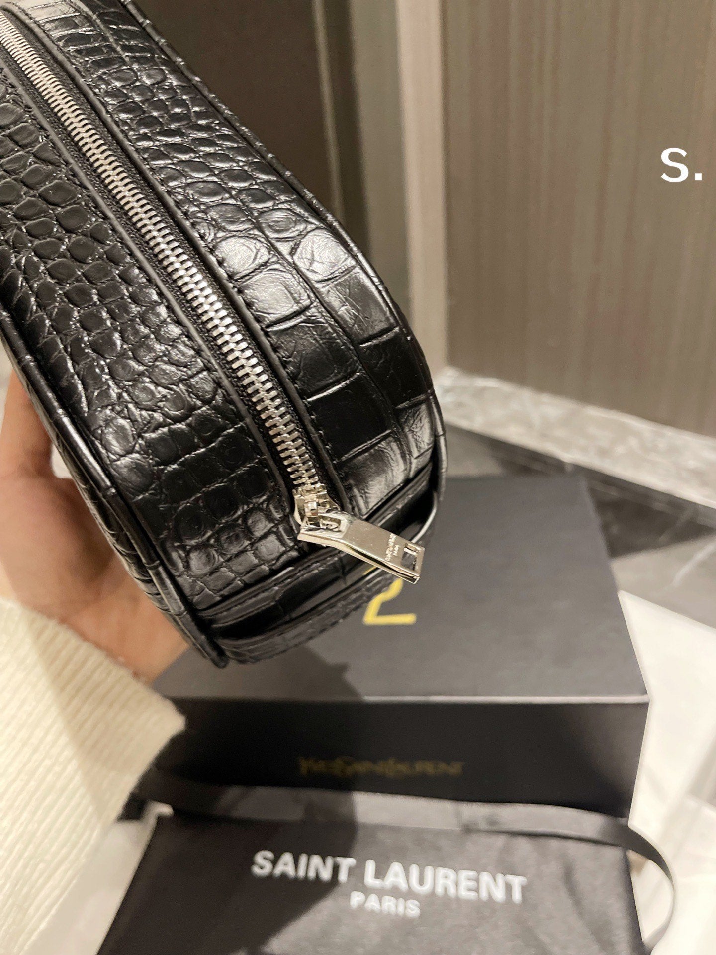 TO – Luxury Edition Bags SLY 2121:1High-quality replica