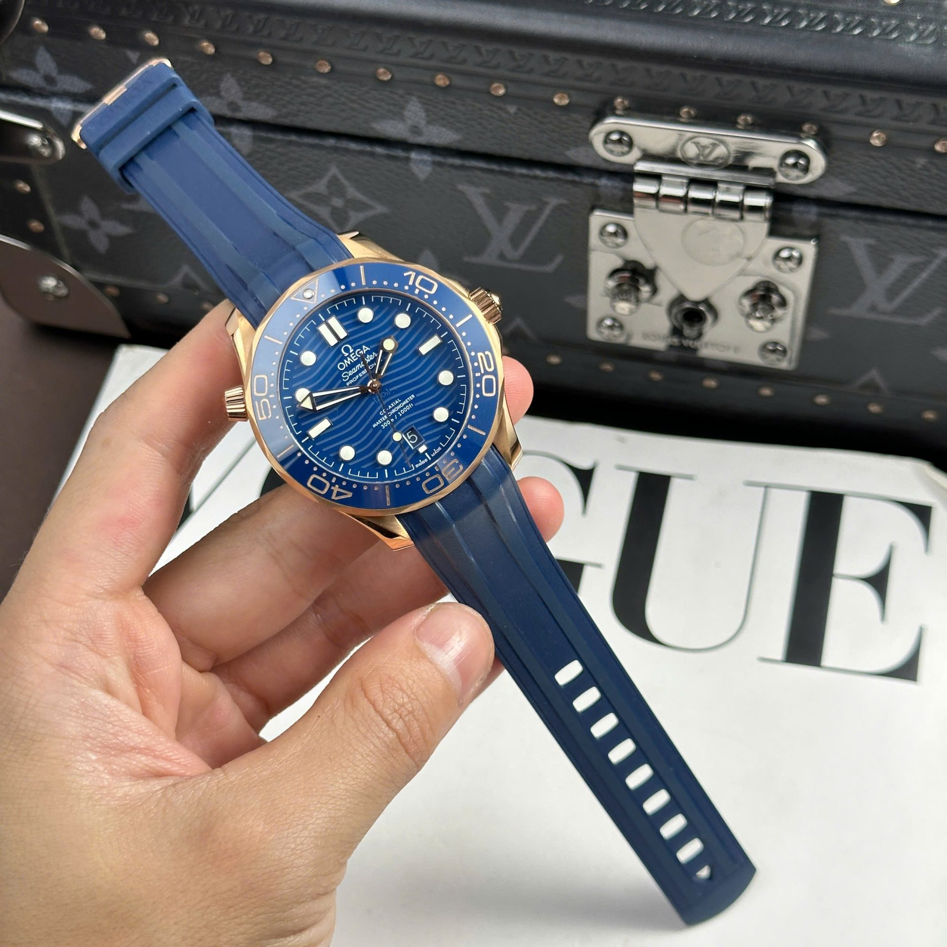 Omega Seamaster Diver 300M Replica Watch Blue Dial Rubber Strap VSF 42mm - Top club