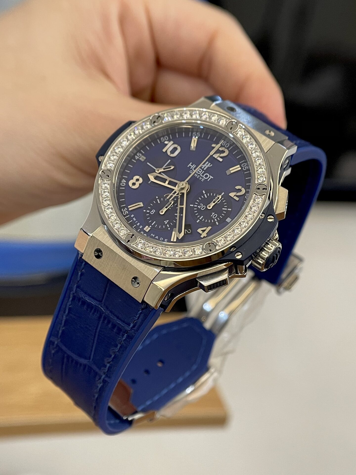 Hublot Big Bang Men s Replica Watch Blue With Diamond Bezel 44mm - Top club