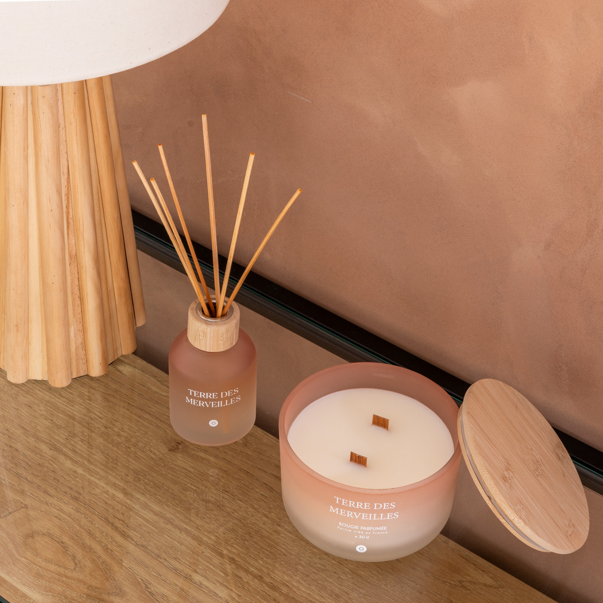 Scented candle "Terre des Merveilles" Musk Petals, 420g