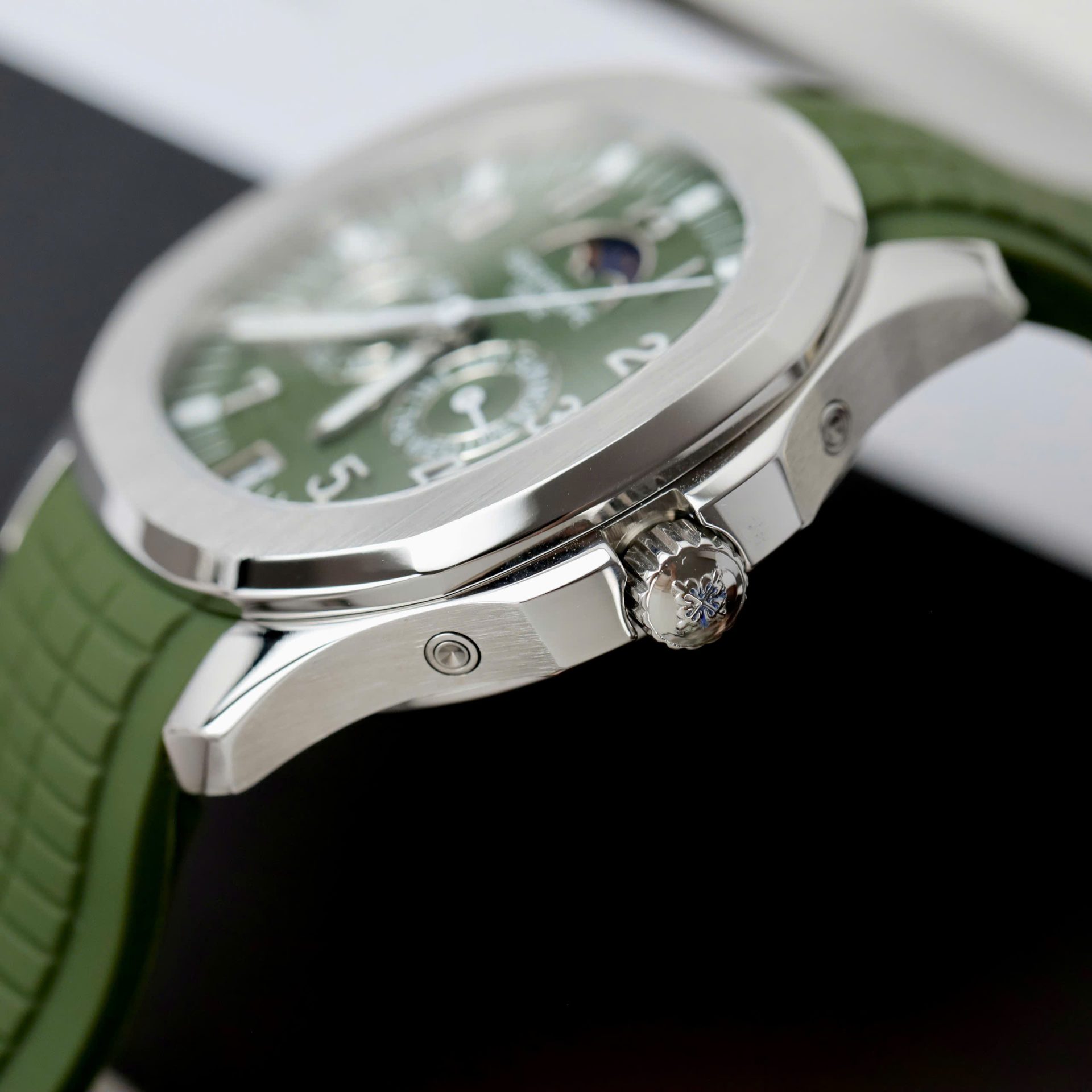 Patek Philippe Best Replica Watch Aquanaut 5261G Automatic Swiss Movement Green Dial 40mm - Top club