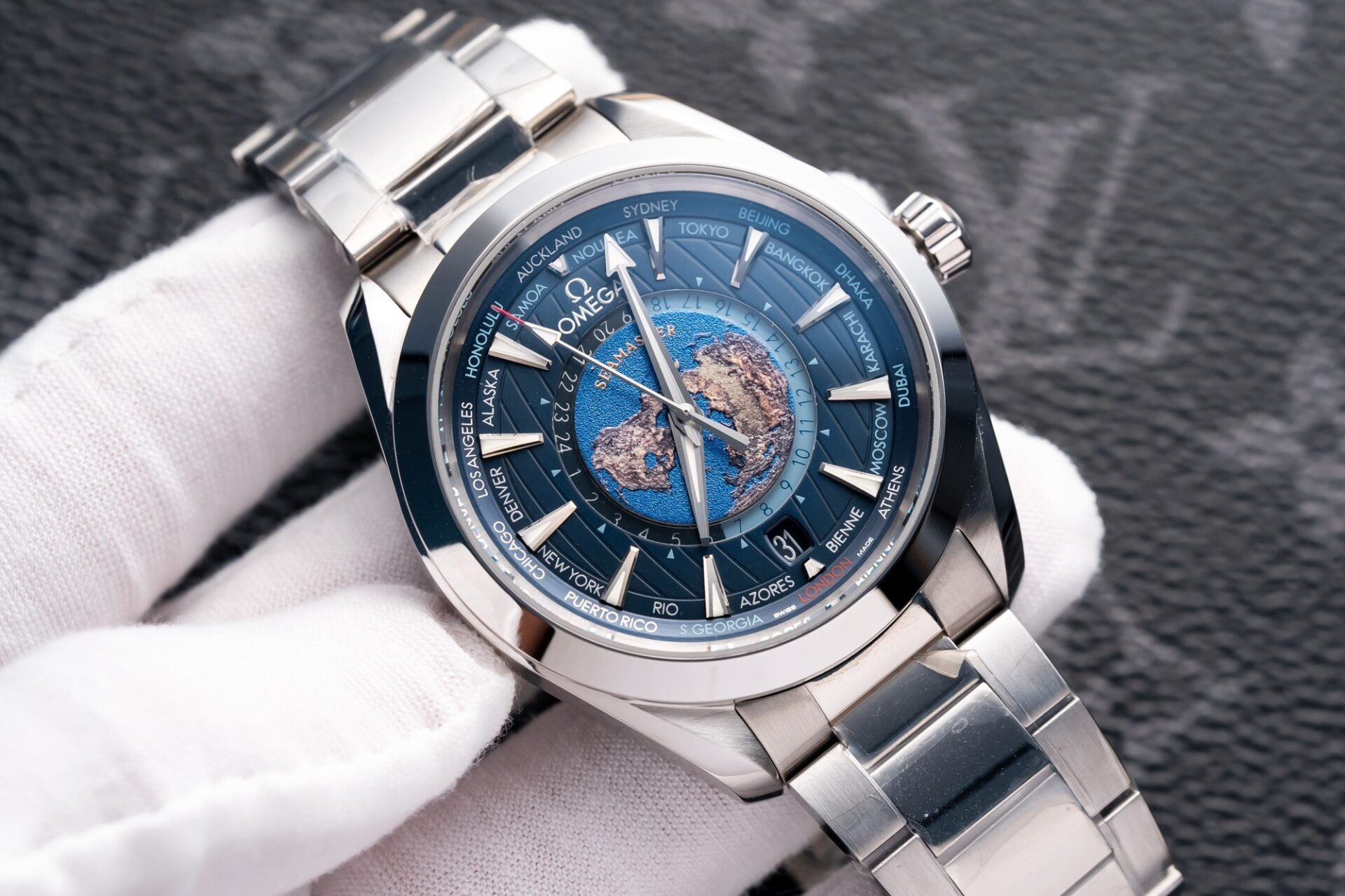 Omega Seamaster Aqua-Terra Blue Dial Replica Watch VS Factory 43mm - Elite Watch Atelier