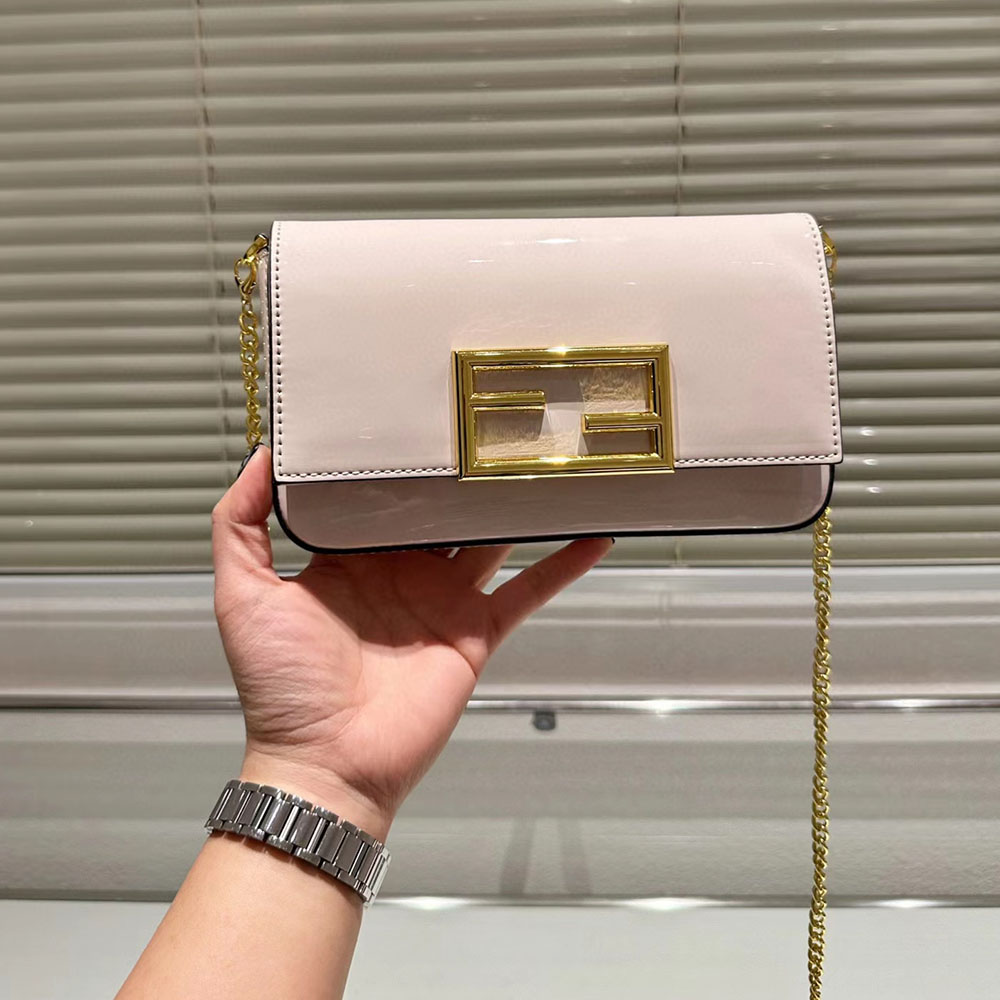 FENDI Chain Wallet Crossbody Bag(Replica) - Replicaclubs
