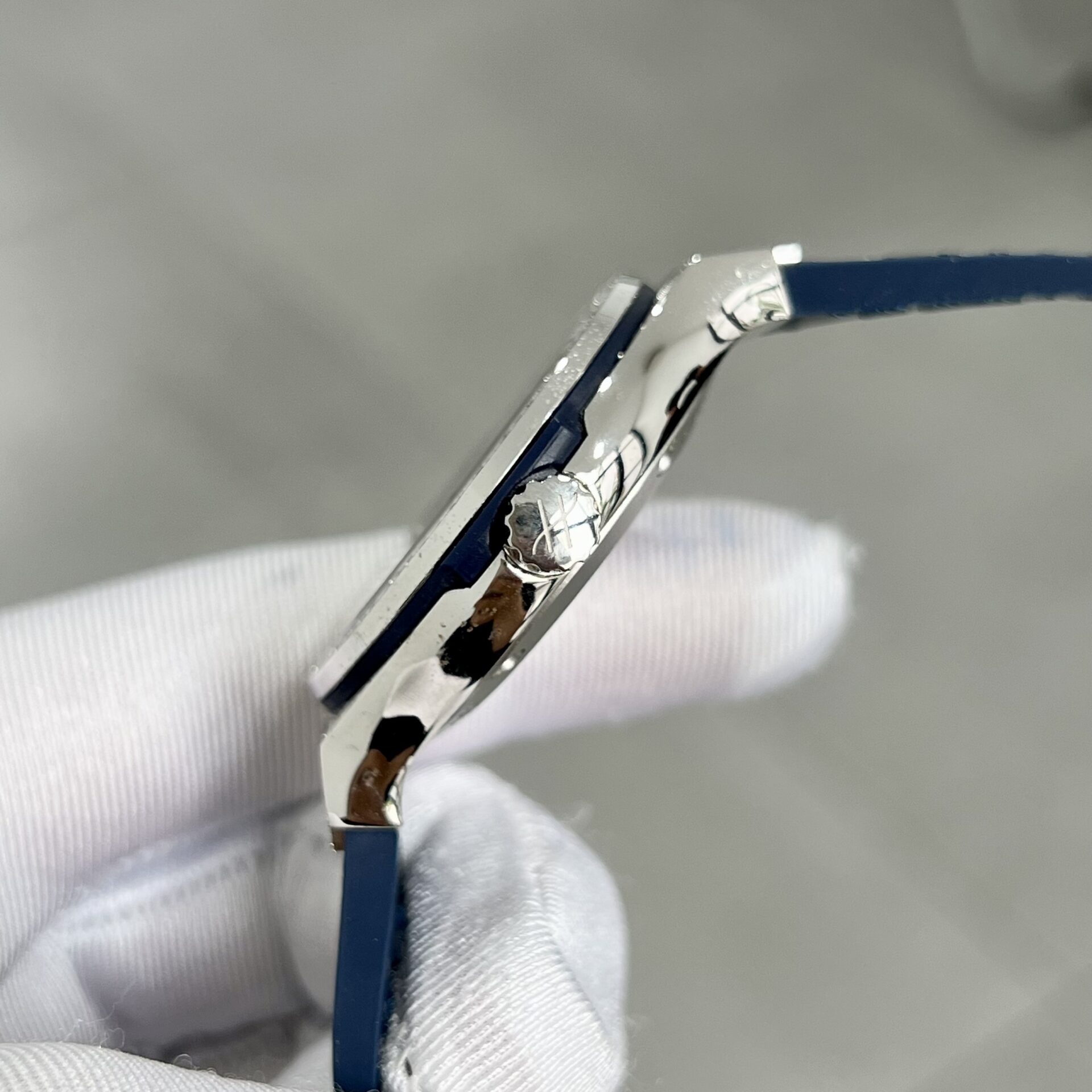 Hublot Replica 11 Watch With Full Diamond Case Blue HB Factory 38mm - Top club