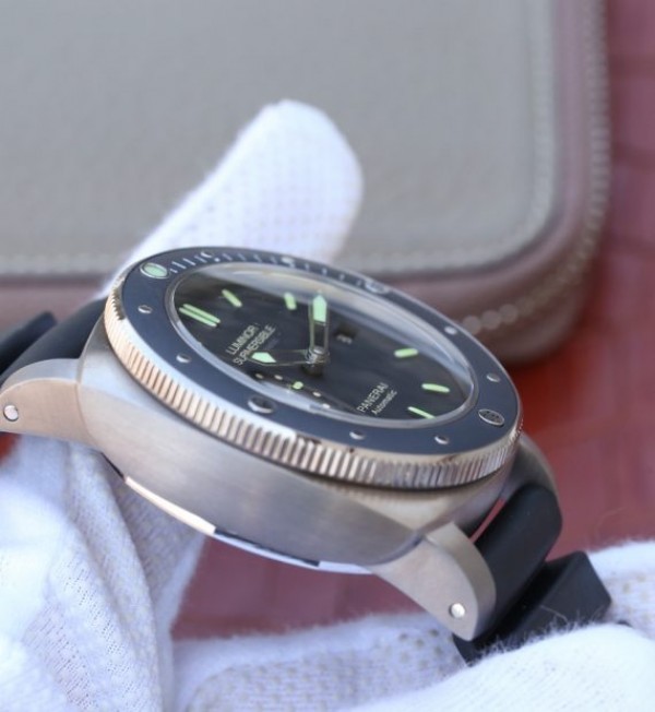 Replica Panerai VSF PAM389 Black Rubber Strap P.9000 - Top club