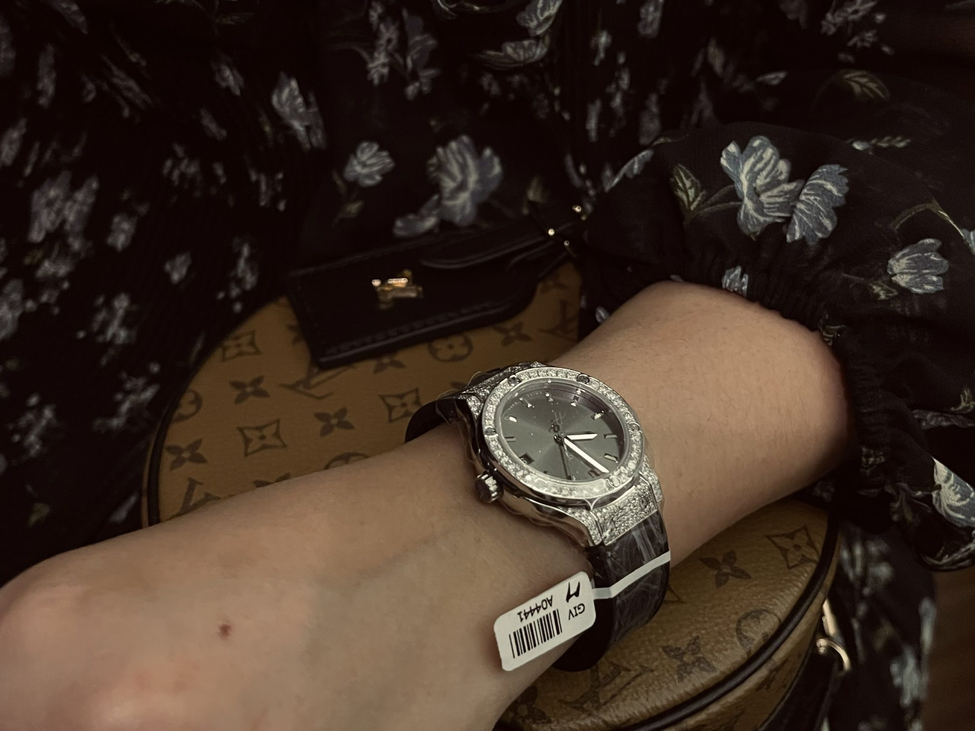 Hublot Classic Fusion Women Dial Gray Copies Watches Full Diamonds Moissanite Hong Kong 33mm - Top club