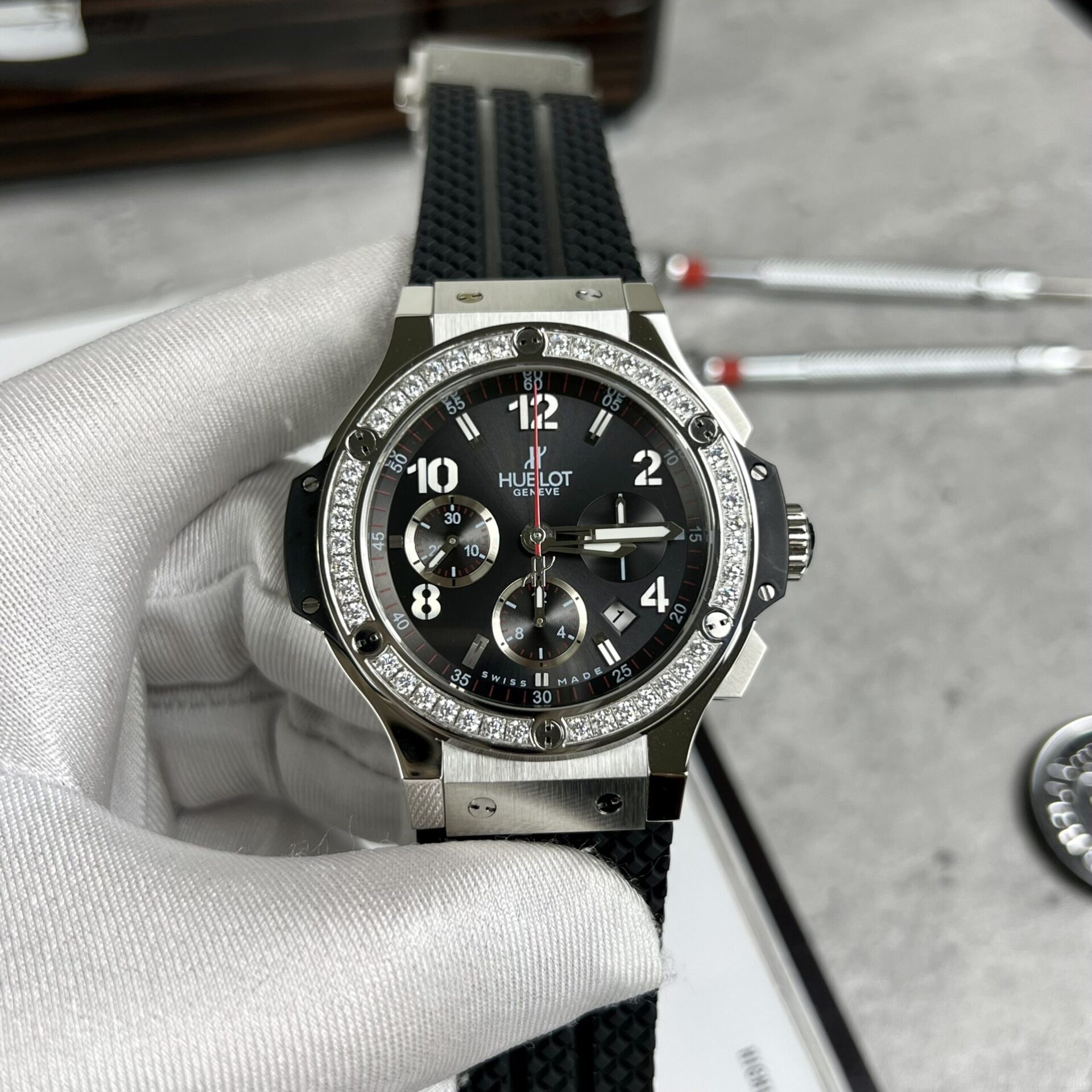 Hublot Replica 11 Watch Big Bang Geneve Chronograph With Diamonds Bezel 44mm - Elite Watch Atelier